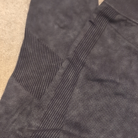 Victoria's Secret Pink Seamless Leggings - Picture 2 of 6